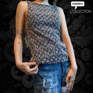 Vintage 1990s Gothic Floral Embroidered Tabk Top